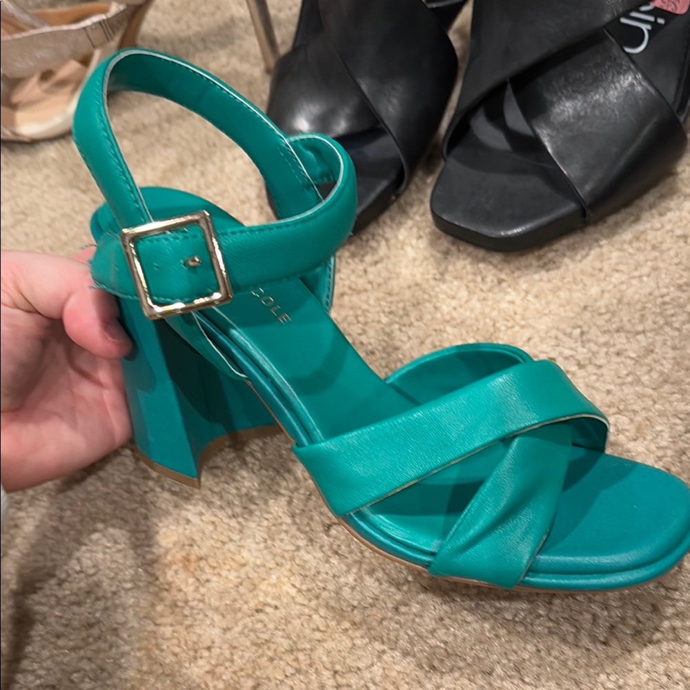 Kenneth Cole New York Green Strappy Sandals